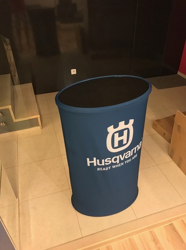 Comptoir publicitaire avec impression textile