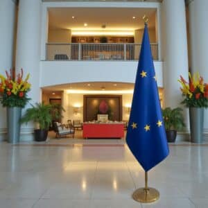 drapeau UE sur hampe