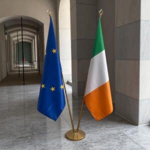 drapeau Irlande avec mat