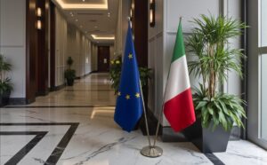 drapeau Italie sur socle