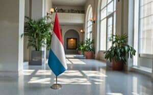drapeau Luxembourg sur socle
