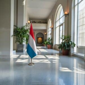 drapeau Luxembourg sur socle
