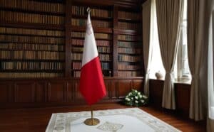 drapeau Malte avec mat