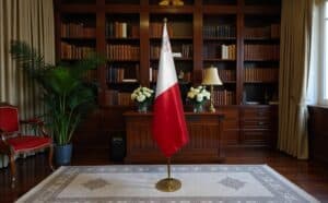 drapeau Malte avec mat