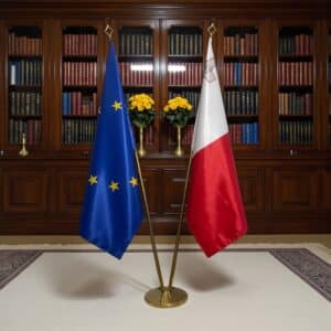 drapeau Malte avec pied