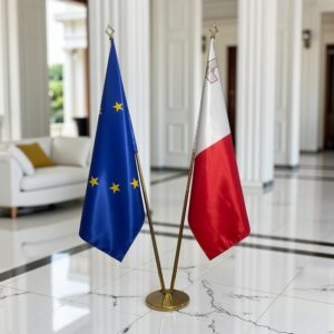 drapeau Malte avec pied