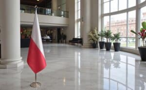 drapeau Pologne sur pied