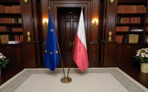 drapeau Pologne sur hampe