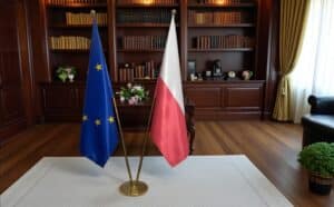 drapeau Pologne sur hampe