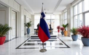 drapeau Slovenie avec pied