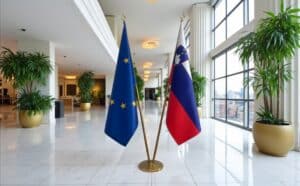 drapeau Slovenie avec hampe