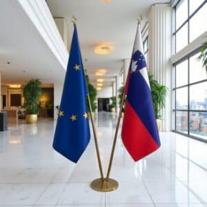 drapeau Slovenie avec hampe