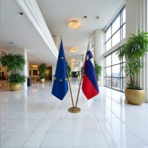 drapeau Slovenie avec hampe