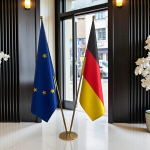 drapeau allemand sur hampe