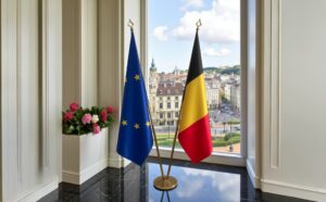 drapeau belge sur socle