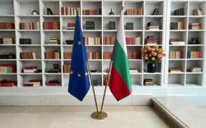 drapeau bulgarie avec mât