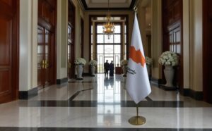 drapeau Chypre diplomatic