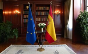 drapeau espagne avec pied