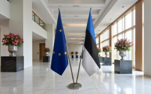 drapeau estonie sur socle