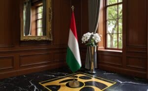 drapeau Hongrie avec support