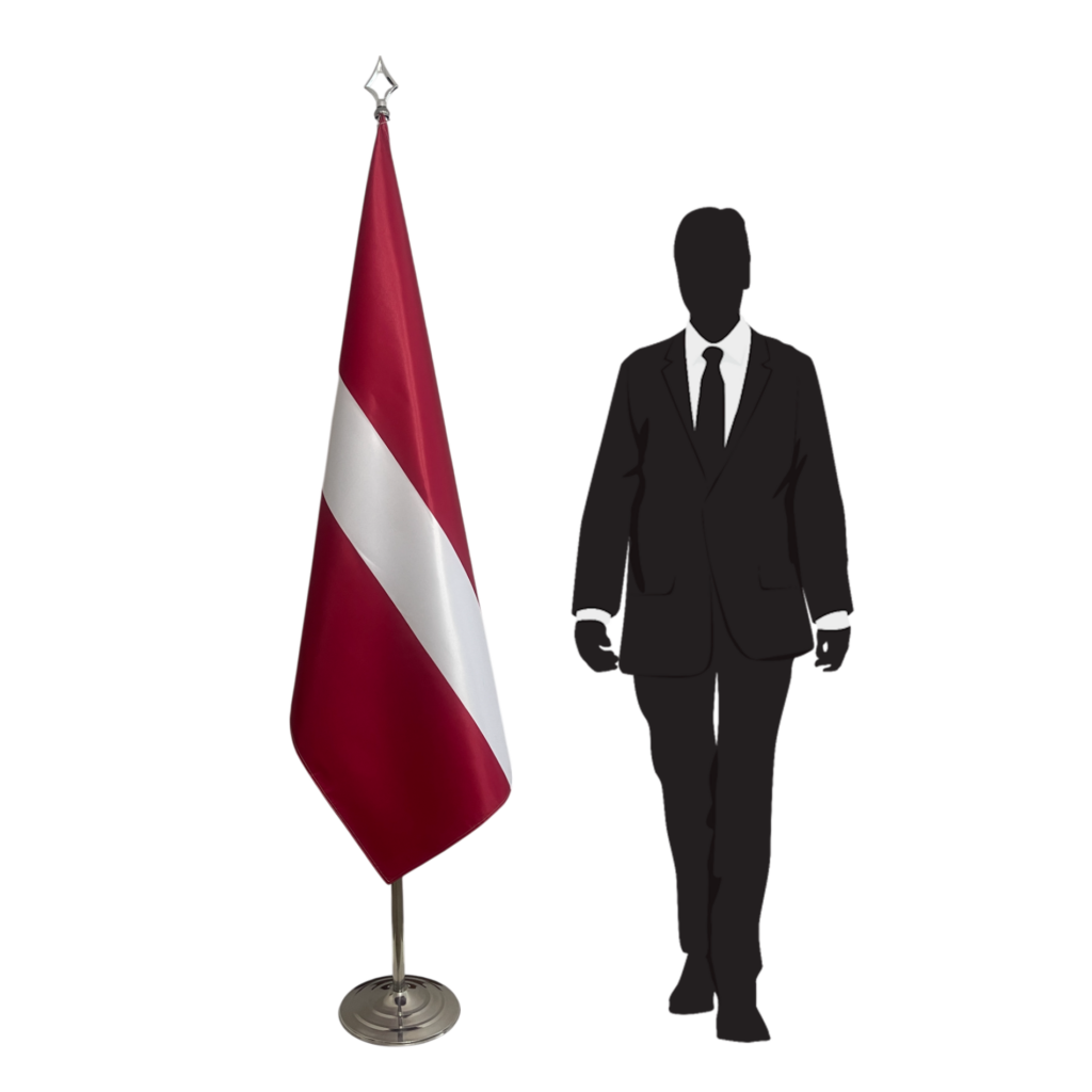 drapeau lettonie sur pied