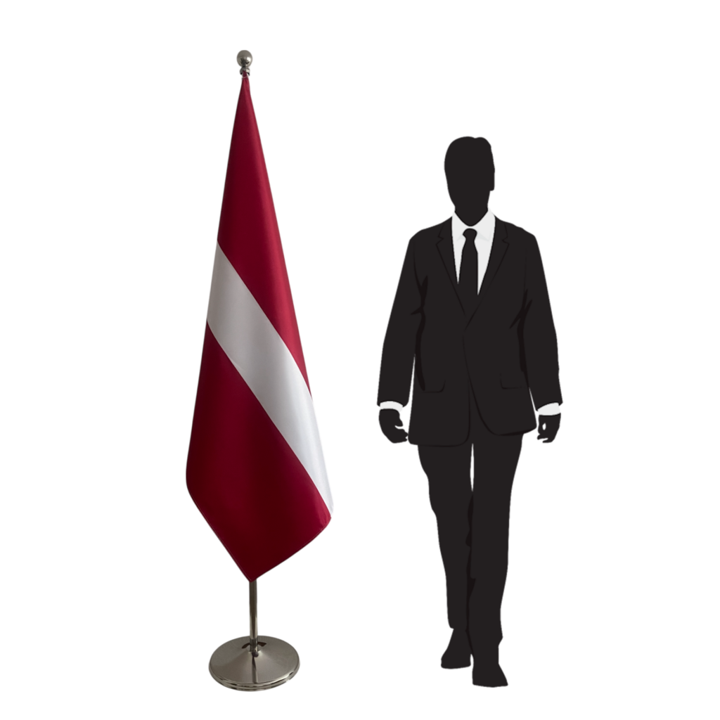 drapeau lettonie sur pied