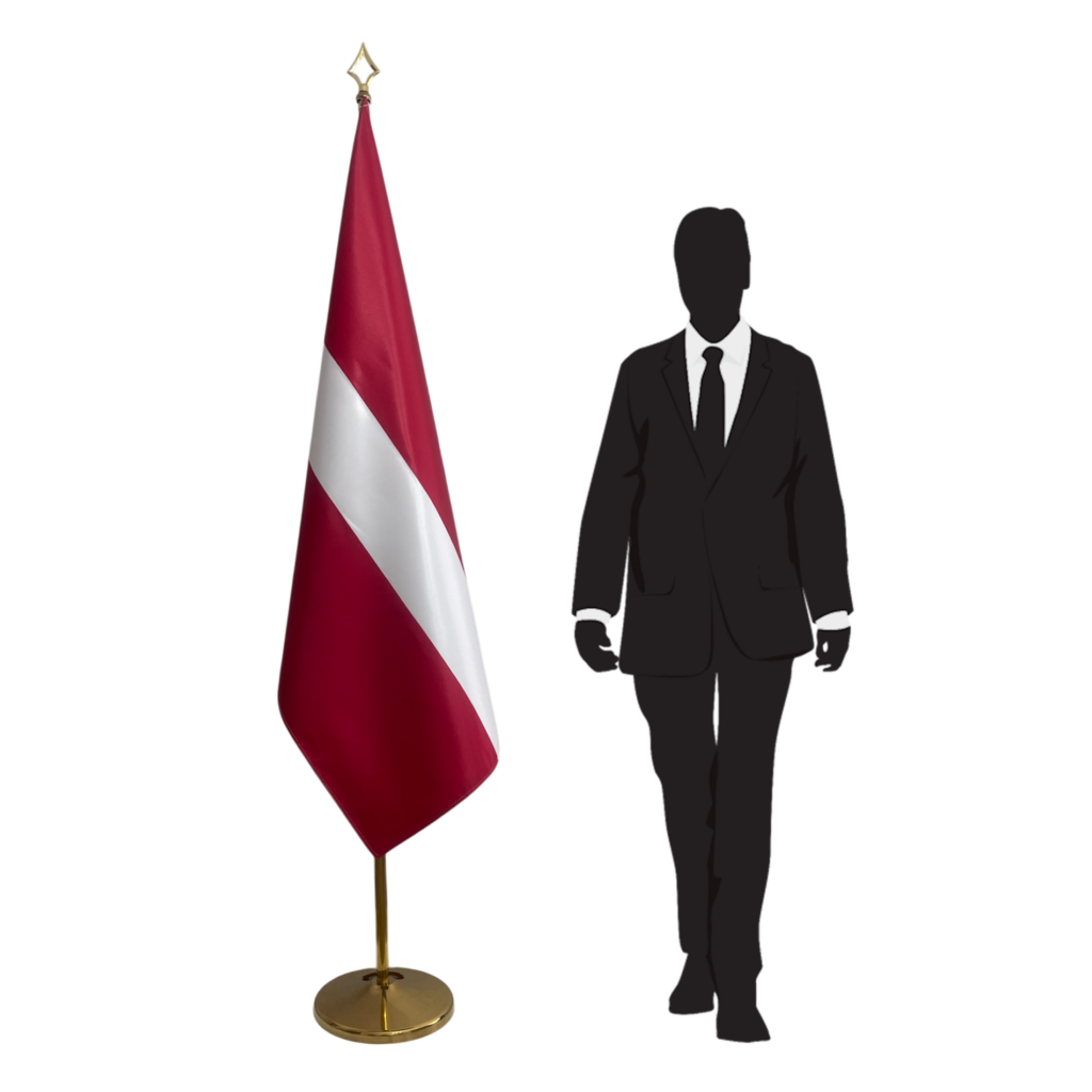 drapeau lettonie sur pied