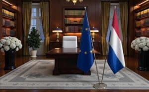 drapeau Pays-Bas et UE sur pied