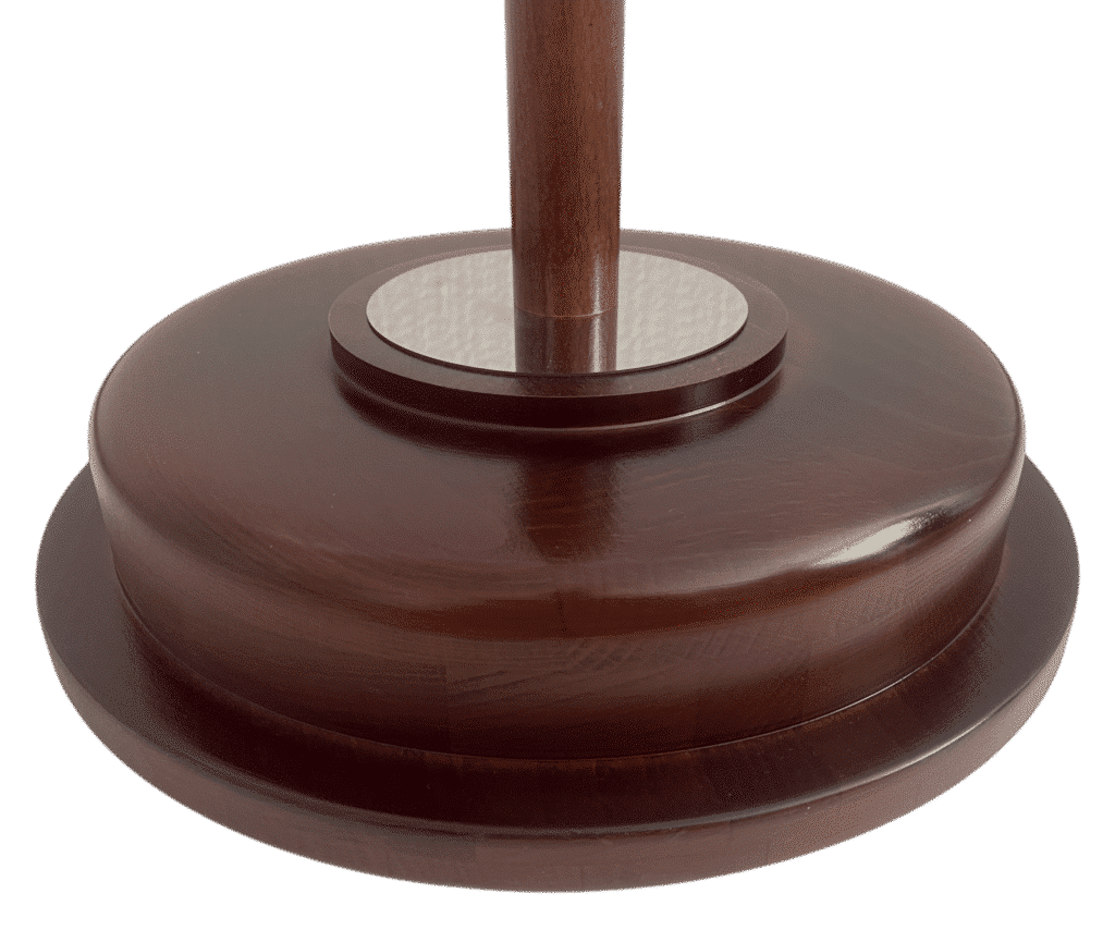 socle drapeau en bois