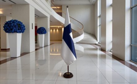 socle drapeau finlande