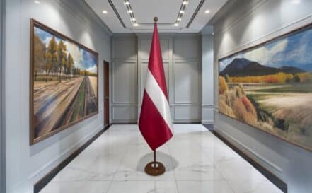 socle drapeau lettonie