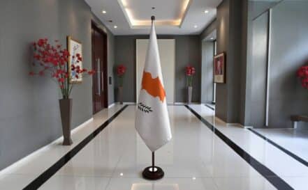 socle drapeau chypre